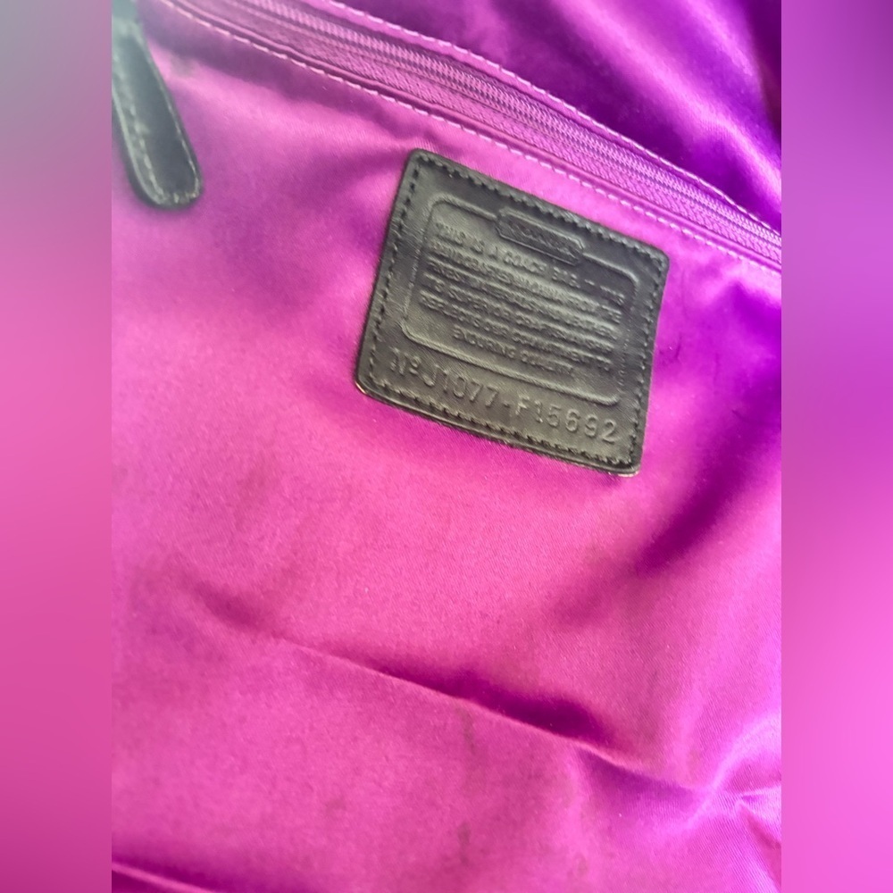 Coach 2 Way Turnlock Signature Hangbag - Picture 8 of 12